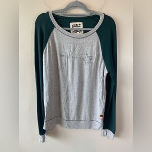 Peace Love World green thankful shirt size M/L‎